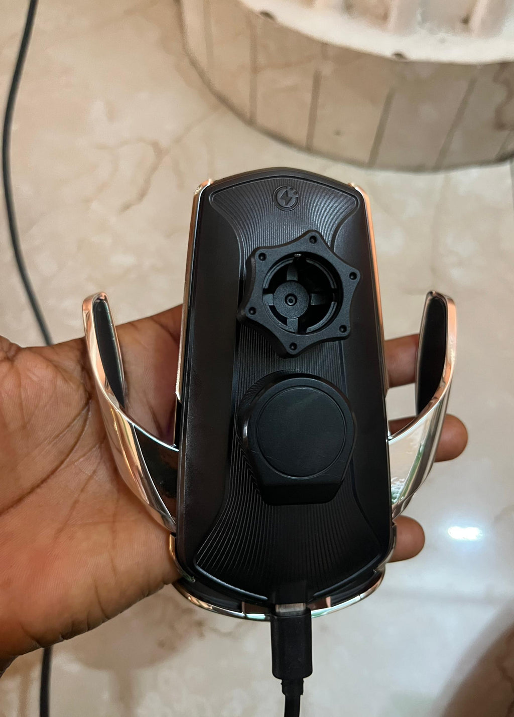 🚗 Support Intelligent de Téléphone pour Voiture – Chargement Sans Fil