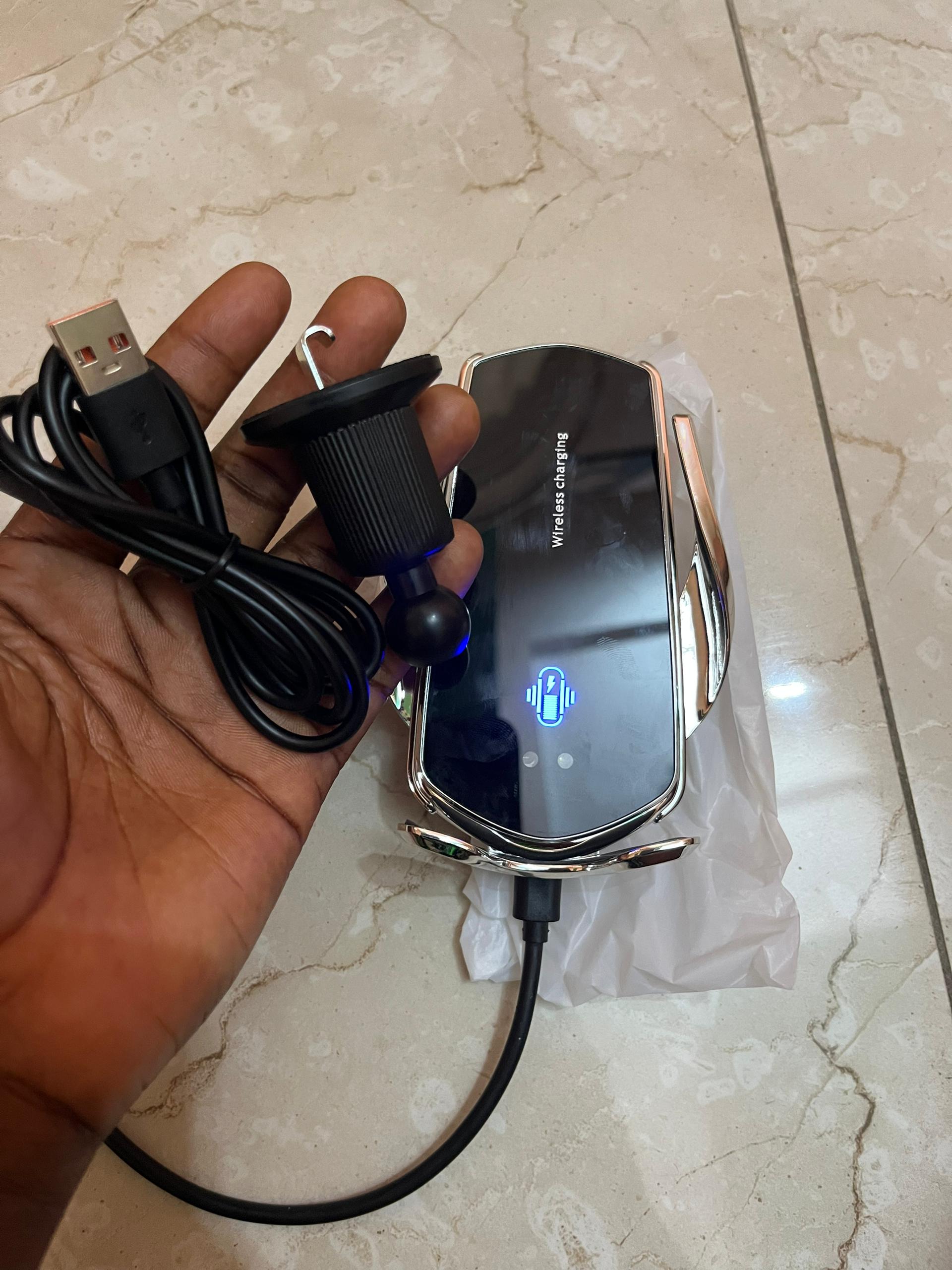 🚗 Support Intelligent de Téléphone pour Voiture – Chargement Sans Fil